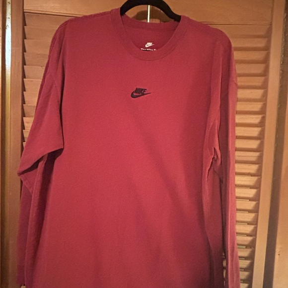 Nike Men's Burgundy Long Sleeve Tee - Picture 2 of 4